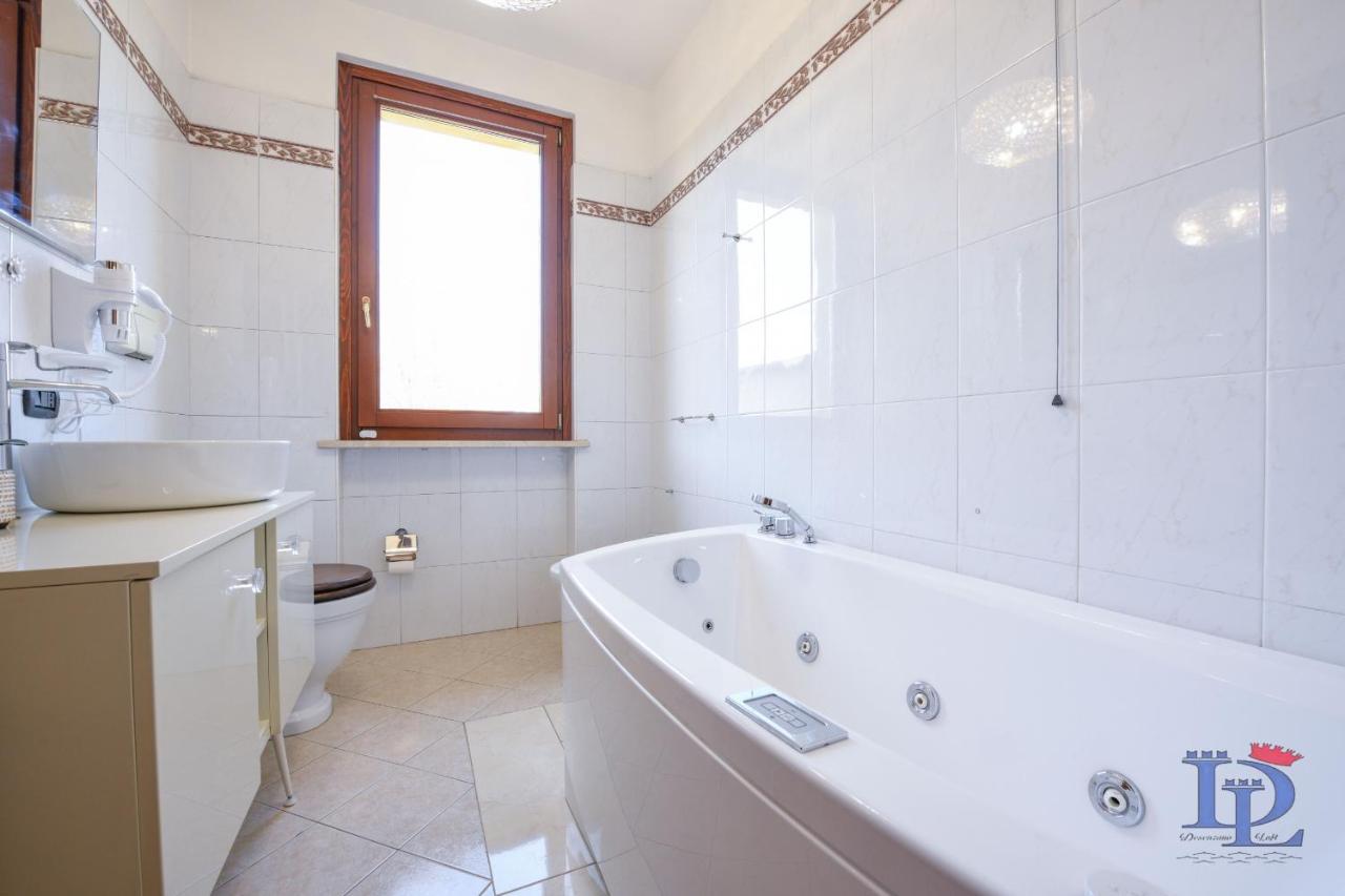 Desenzanoloft Official Partner Marriott Homes & Villas - Luxury Suite With Jacuzzi And Garden Desenzano del Garda Buitenkant foto