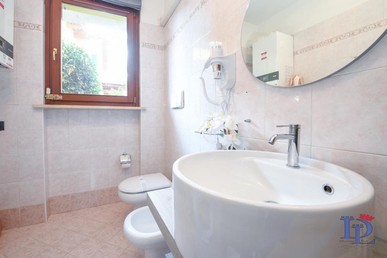 Desenzanoloft Official Partner Marriott Homes & Villas - Luxury Suite With Jacuzzi And Garden Desenzano del Garda Buitenkant foto