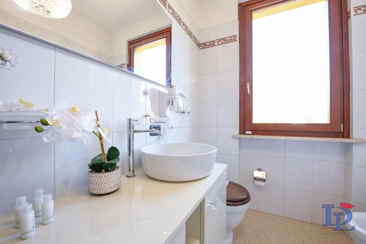 Desenzanoloft Official Partner Marriott Homes & Villas - Luxury Suite With Jacuzzi And Garden Desenzano del Garda Buitenkant foto